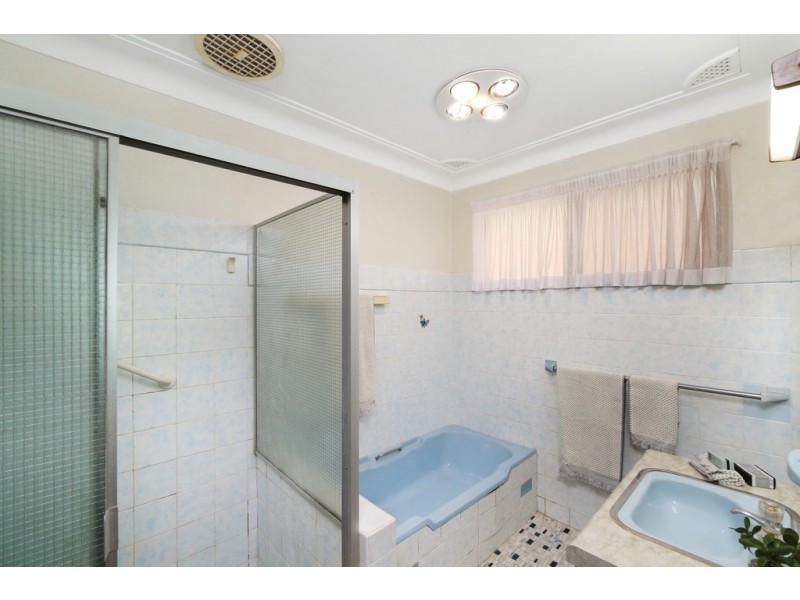 21 Trelawney Street, Killarney Vale NSW 2261