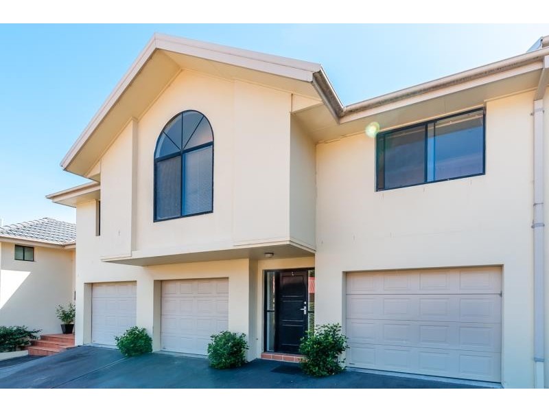 2/20 Whiting Avenue, Terrigal NSW 2260