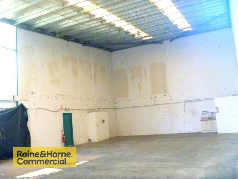 1/9 Bon Mace Close, Berkeley Vale NSW 2261