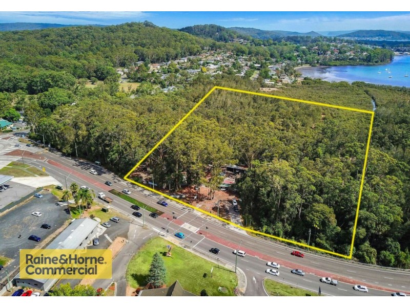 389 AVOCA DRIVE, Green Point NSW 2251