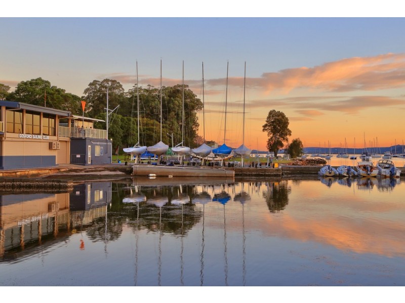 506/21-23 Mann Street, Gosford NSW 2250