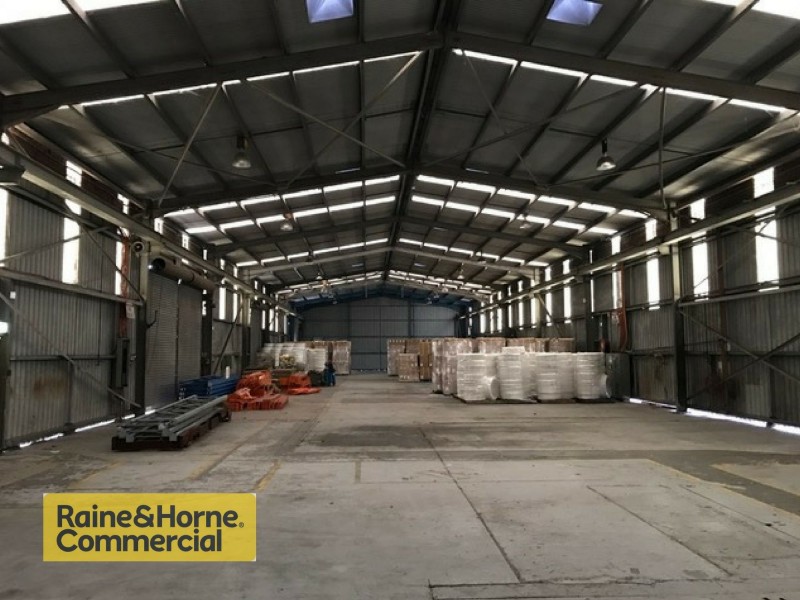 Unit E / 4 Dulmison Avenue, Wyong NSW 2259