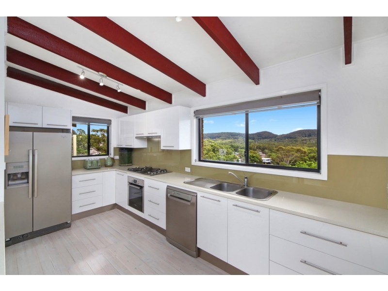 10 Crystal Street, Forresters Beach NSW 2260