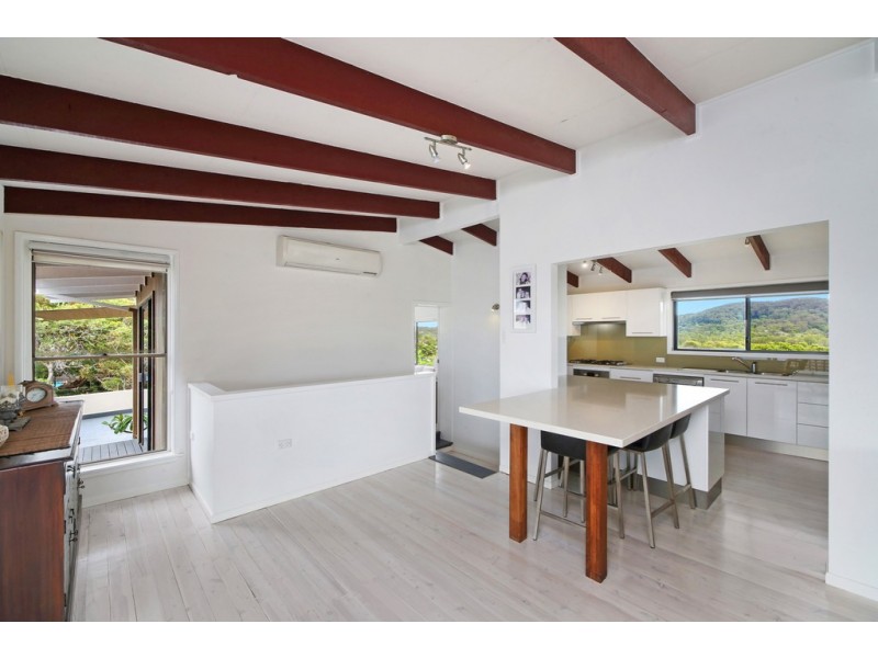 10 Crystal Street, Forresters Beach NSW 2260