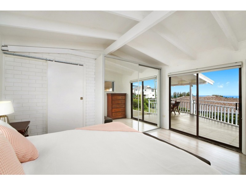 10 Crystal Street, Forresters Beach NSW 2260