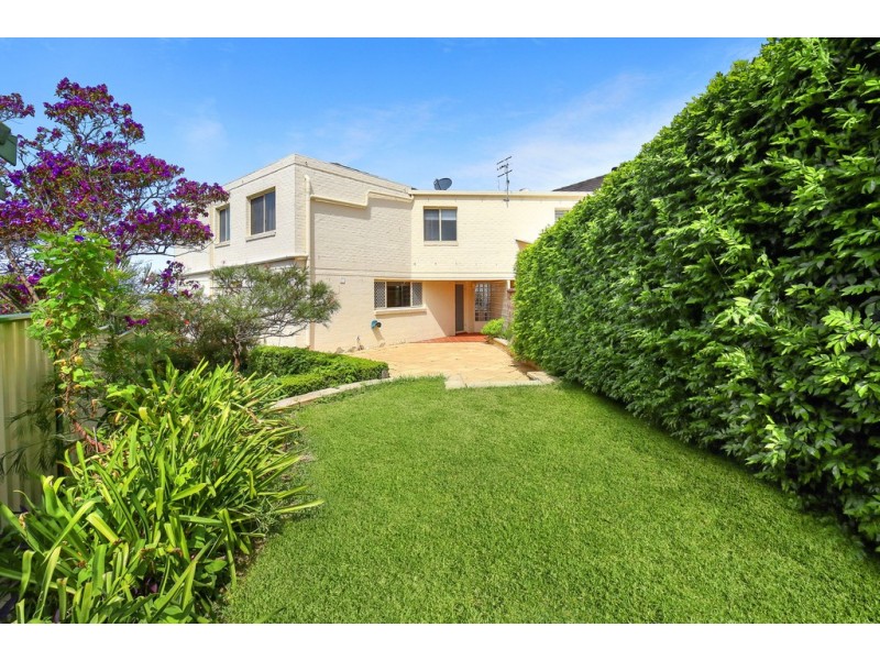 2/3 Hastings Rd, Terrigal NSW 2260