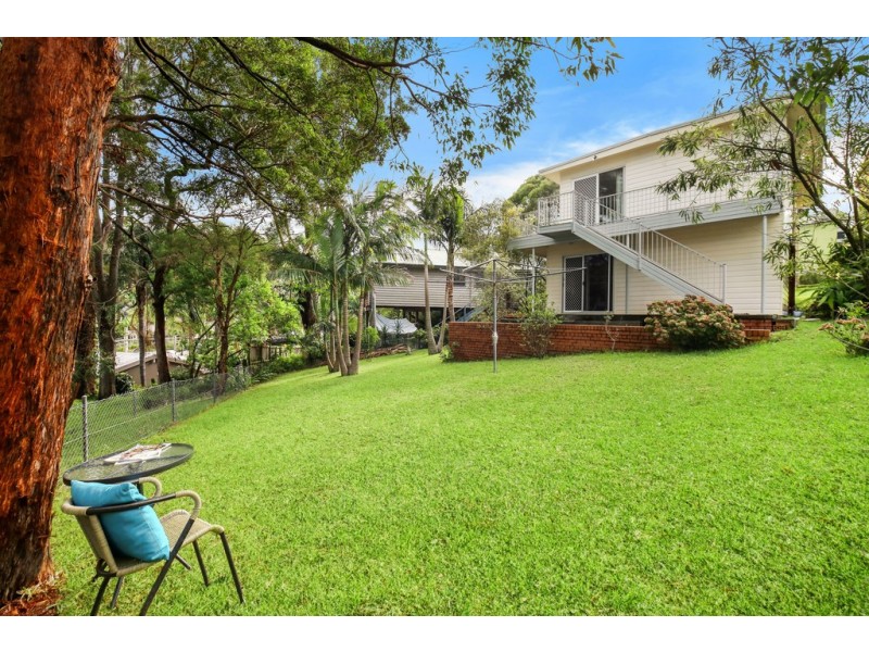 3 Seasound Crescent, North Avoca NSW 2260