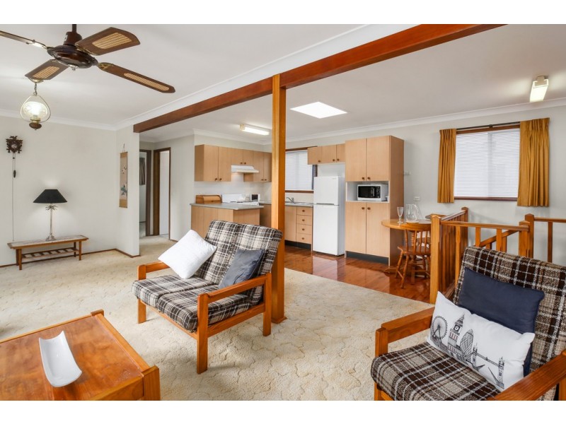 3 Seasound Crescent, North Avoca NSW 2260