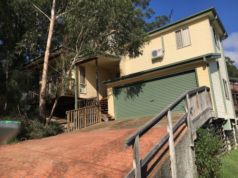 11 Irwin Place, Green Point NSW 2251