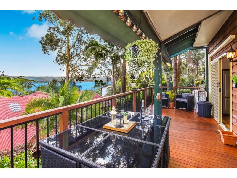 5 Omaru Close, Green Point NSW 2251