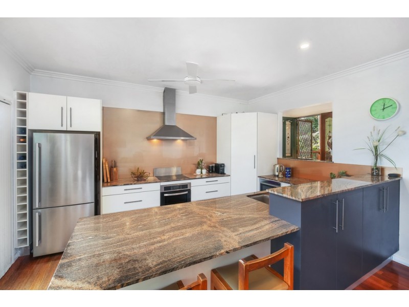 5 Omaru Close, Green Point NSW 2251