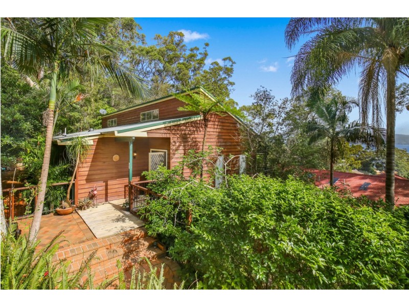 5 Omaru Close, Green Point NSW 2251