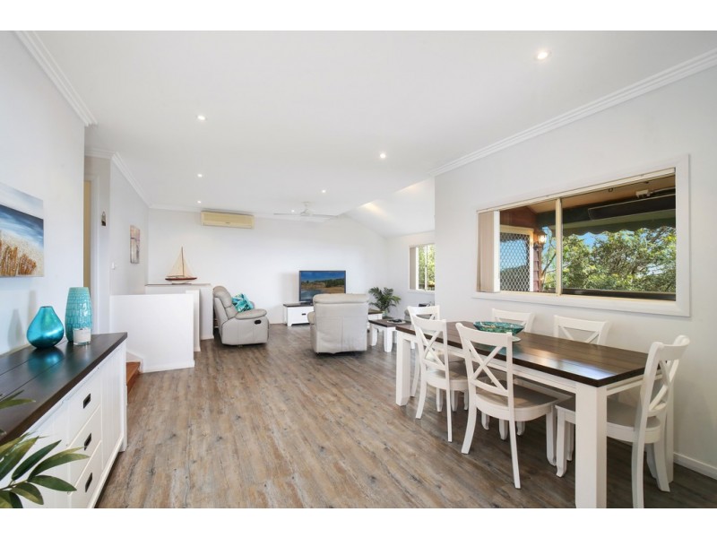 5 Omaru Close, Green Point NSW 2251