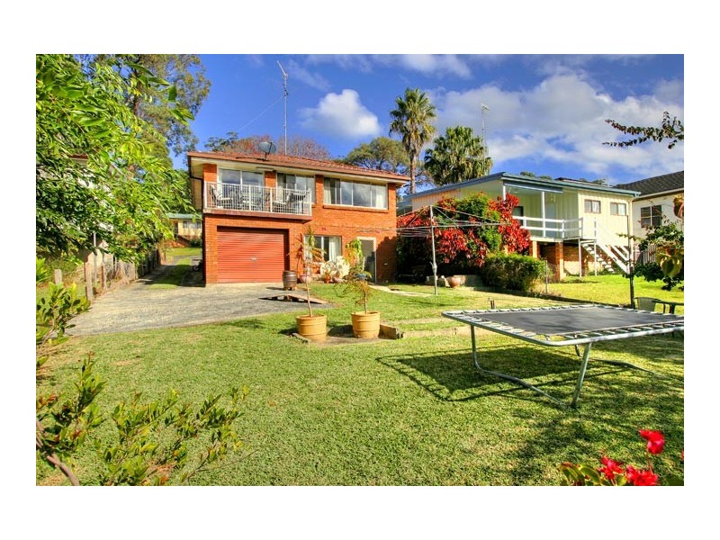 9 Karani Ave, Avoca Beach NSW 2251