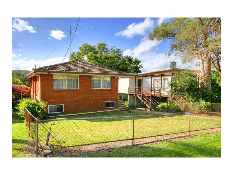 9 Karani Ave, Avoca Beach NSW 2251