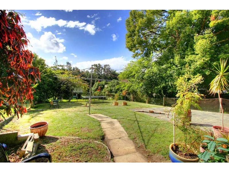 9 Karani Ave, Avoca Beach NSW 2251