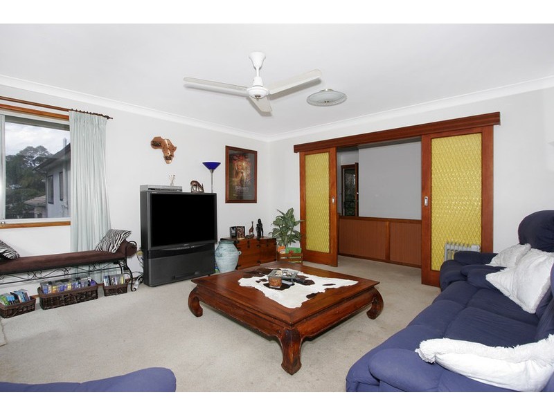 9 Karani Ave, Avoca Beach NSW 2251