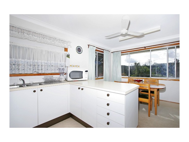 9 Karani Ave, Avoca Beach NSW 2251