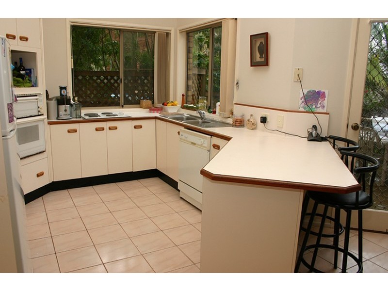 2/227 The Round Dr, Avoca Beach NSW 2251