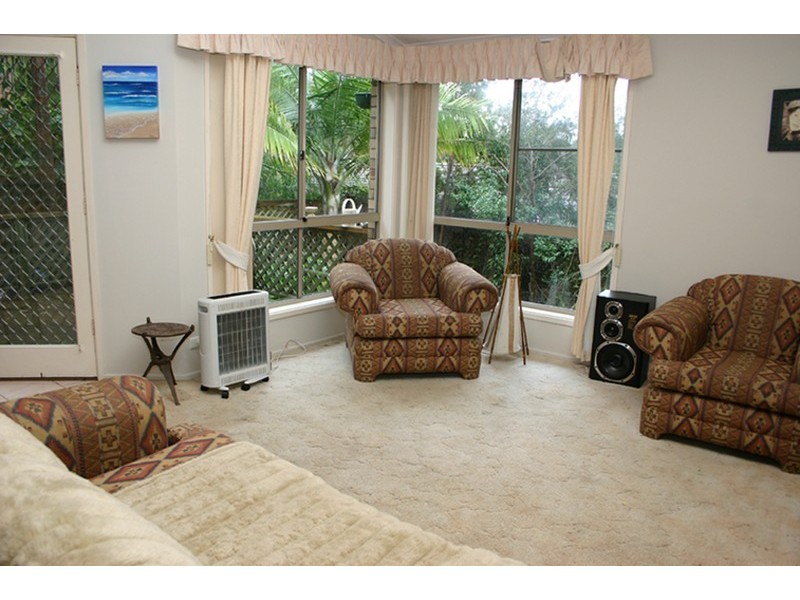 2/227 The Round Dr, Avoca Beach NSW 2251