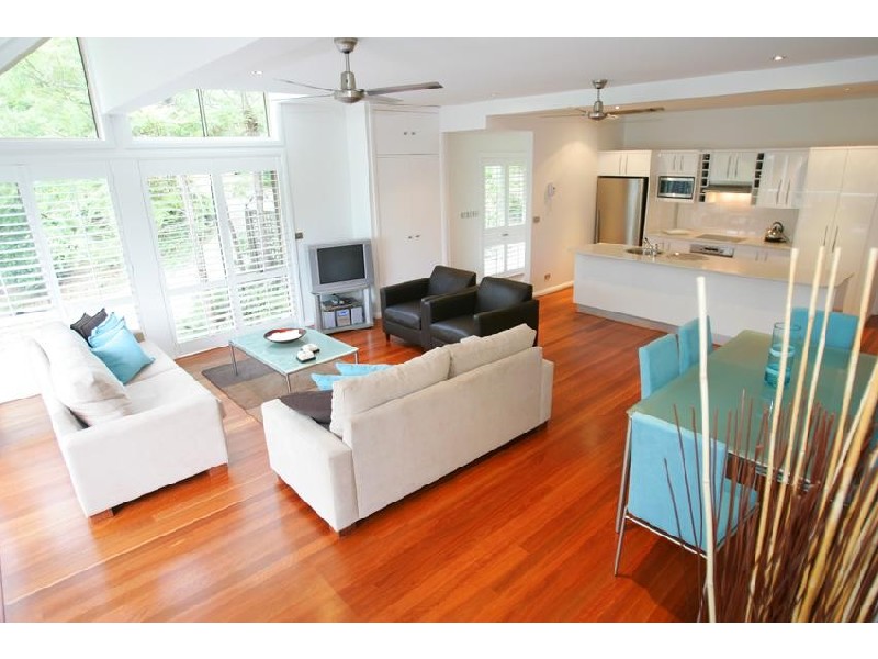 2/27B Ascot Ave, Avoca Beach NSW 2251