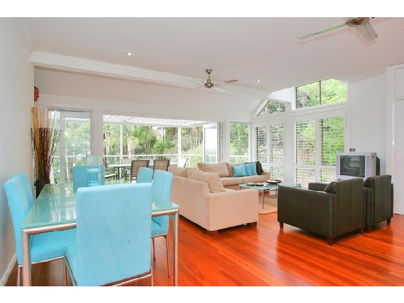 2/27B Ascot Ave, Avoca Beach NSW 2251
