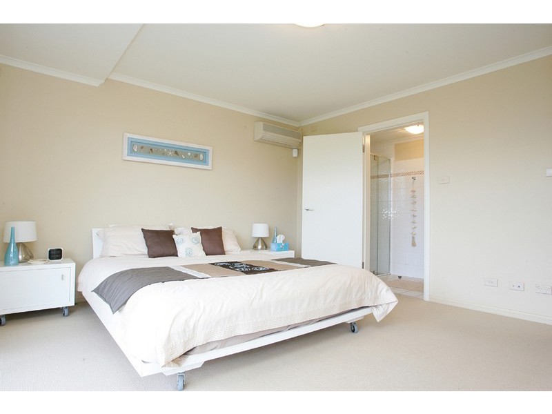 2/1 Hunts Lane, Avoca Beach NSW 2251