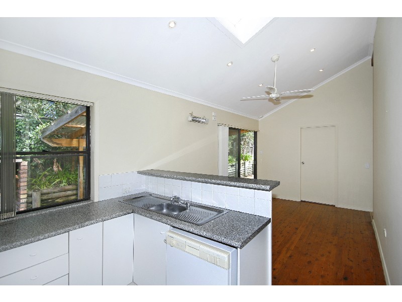 292 Avoca Drive, Avoca Beach NSW 2251
