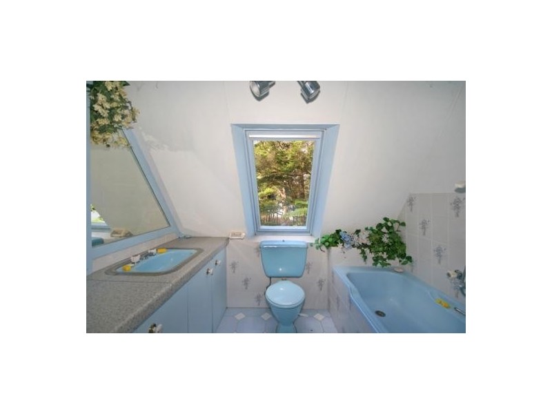 259 The Round Drive, Avoca Beach NSW 2251