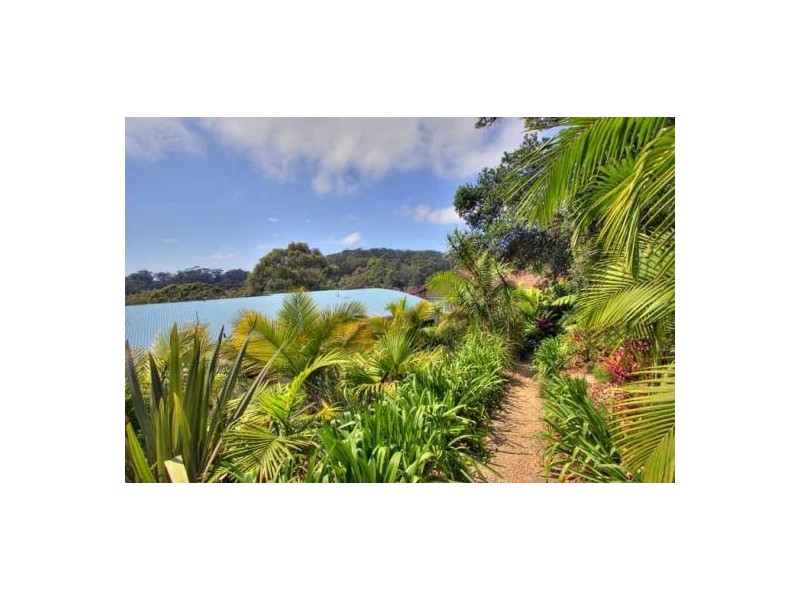 18 GILL AVE, Avoca Beach NSW 2251