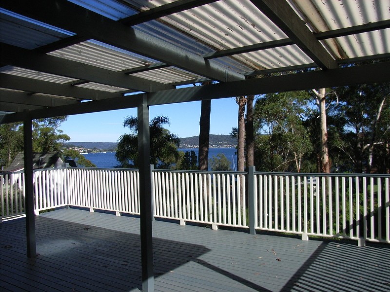 305 Avoca Drive, Green Point NSW 2251