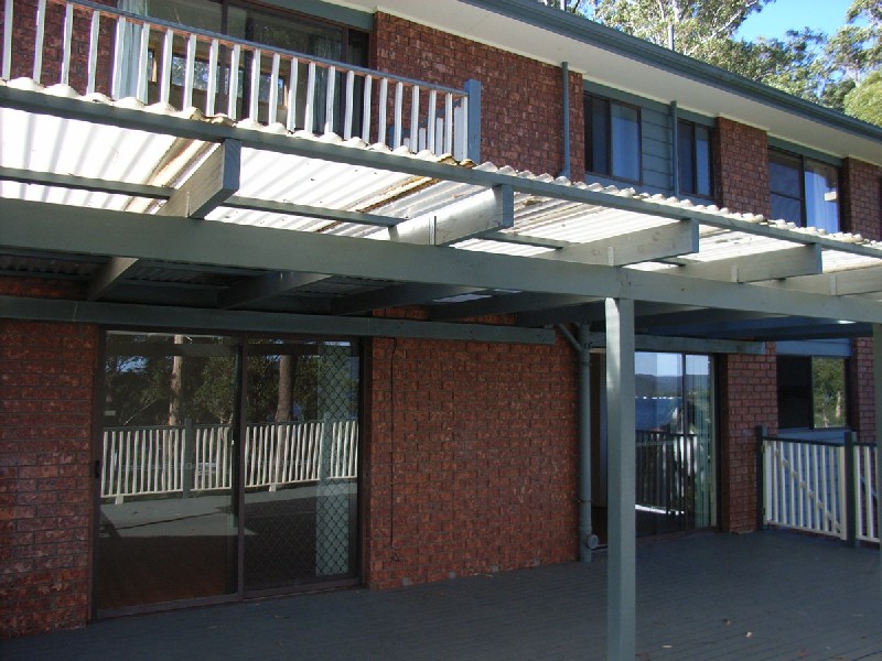 305 Avoca Drive, Green Point NSW 2251