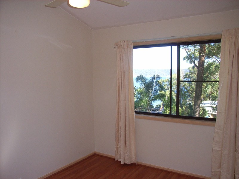 305 Avoca Drive, Green Point NSW 2251