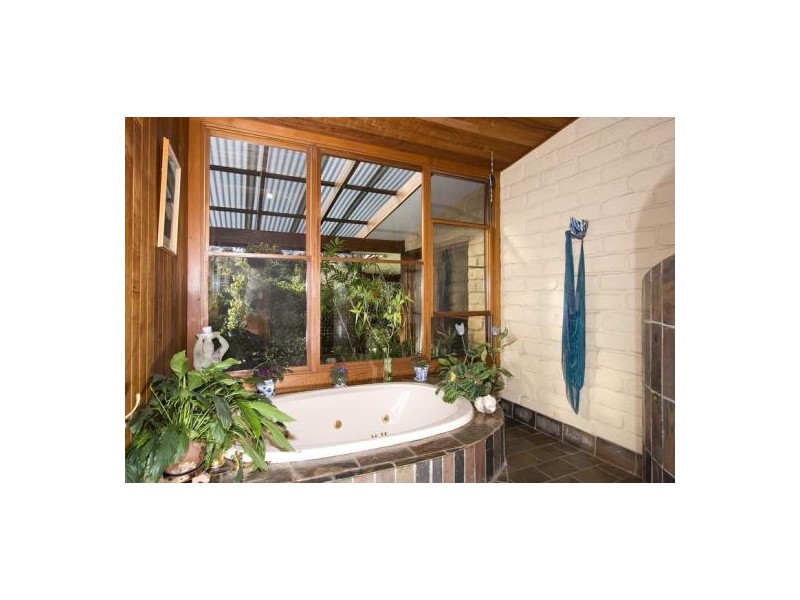 14 Christie Road, Lisarow NSW 2250