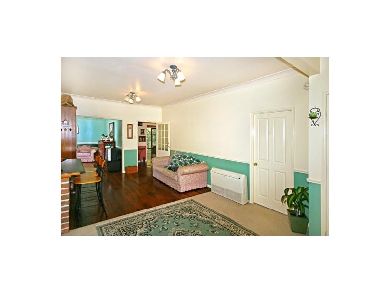 Barinya Lane, Erina NSW 2250