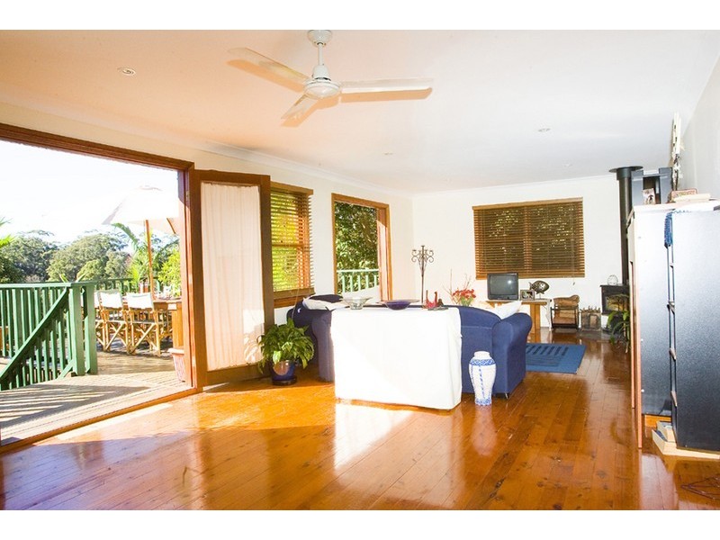 11 Laird Dr, Avoca Beach NSW 2251