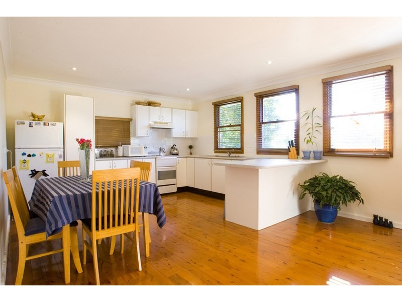 11 Laird Dr, Avoca Beach NSW 2251