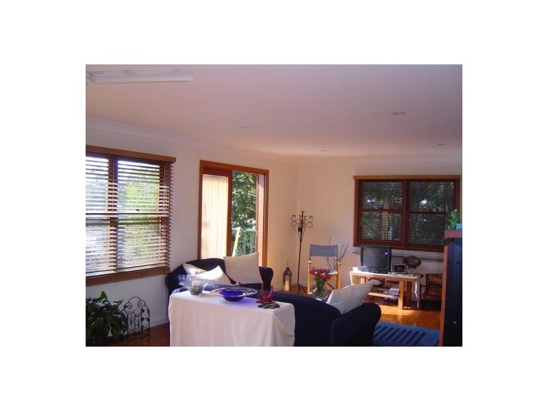 11 Laird Dr, Avoca Beach NSW 2251