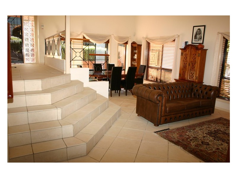 27 Thames Drive, Erina NSW 2250