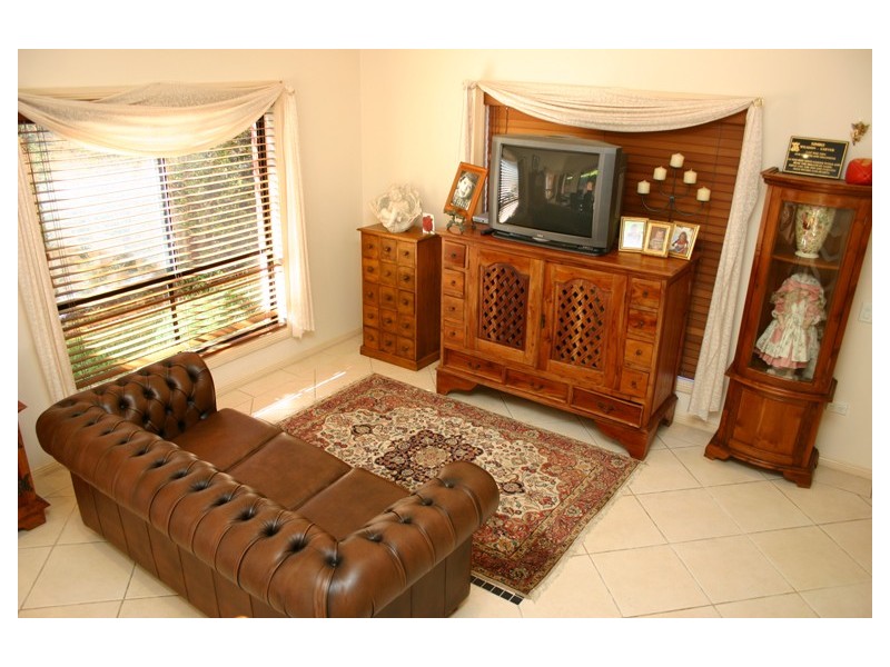 27 Thames Drive, Erina NSW 2250