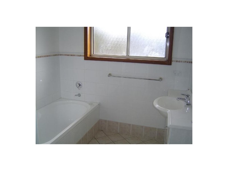 1 Clarence Rd, Springfield NSW 2250