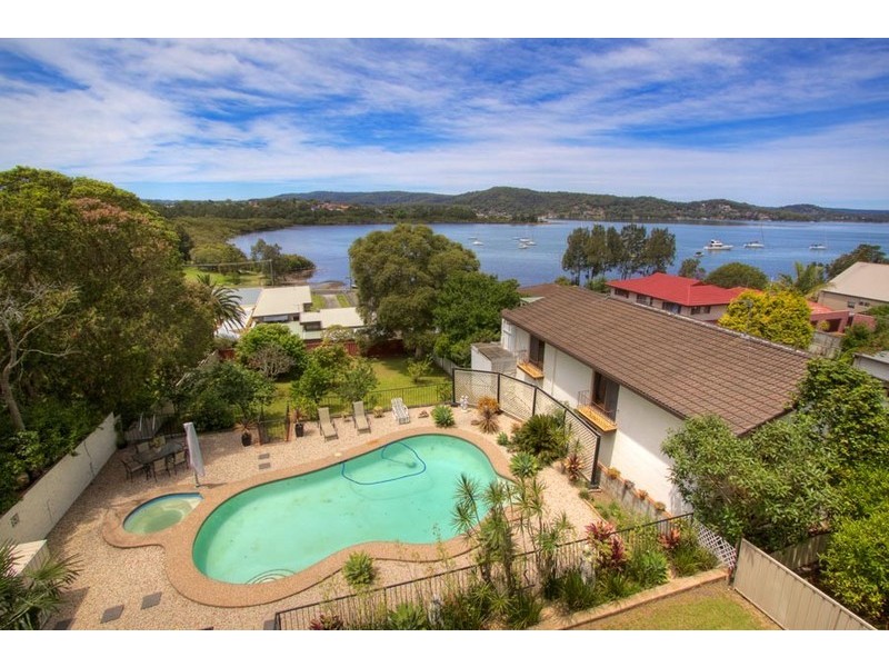 141 Albany Street, Point Frederick NSW 2250