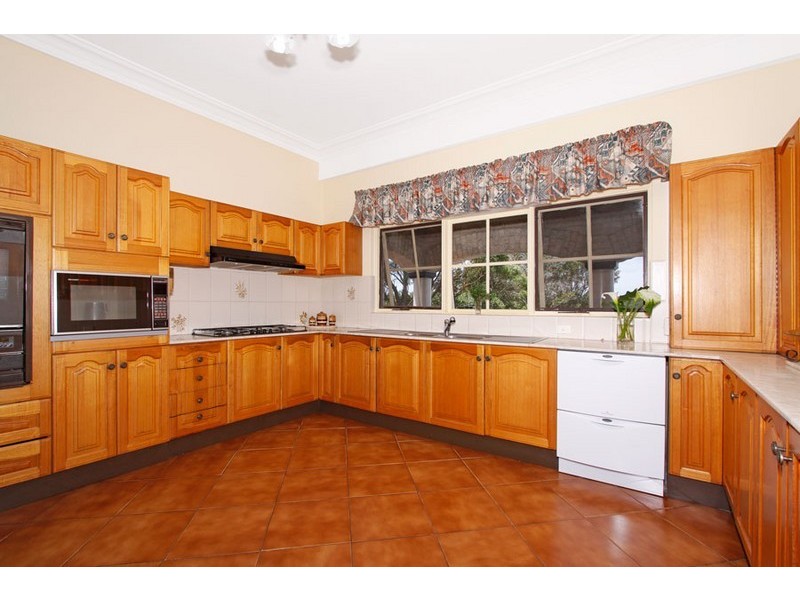 141 Albany Street, Point Frederick NSW 2250