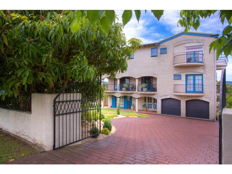 141 Albany Street, Point Frederick NSW 2250