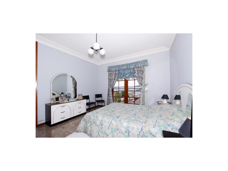 141 Albany Street, Point Frederick NSW 2250
