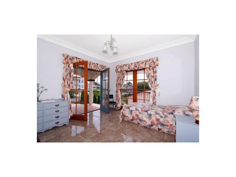 141 Albany Street, Point Frederick NSW 2250