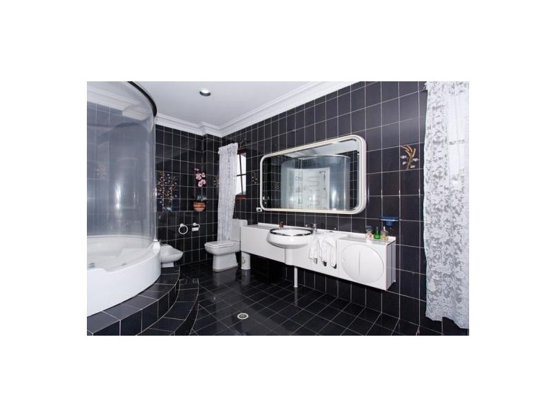 141 Albany Street, Point Frederick NSW 2250