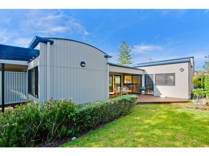 38 Ocean Street, North Avoca NSW 2260