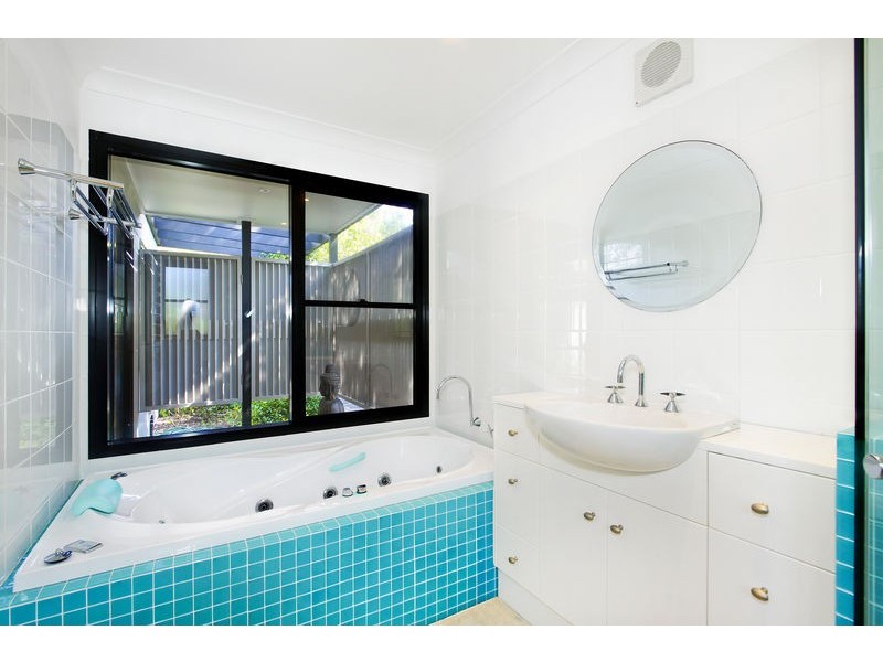 38 Ocean Street, North Avoca NSW 2260