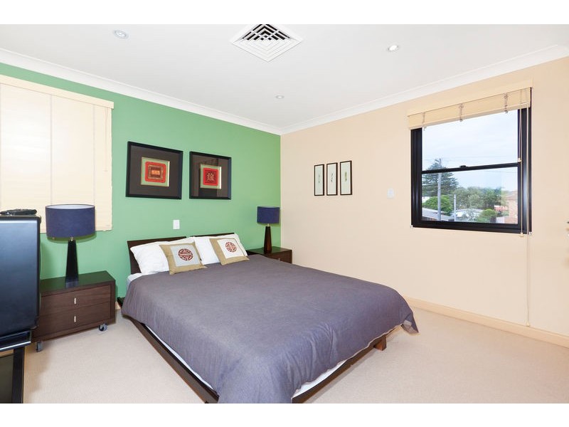 38 Ocean Street, North Avoca NSW 2260